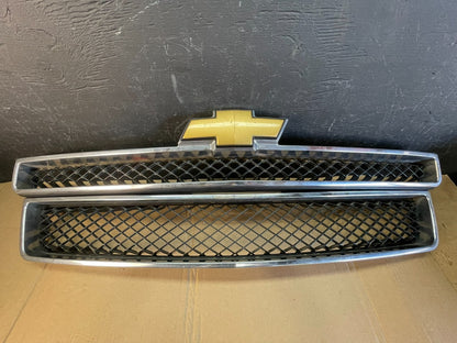 2007 to 2014 Chevrolet Tahoe Suburban Lower Upper Grill Grille Set ac5266 DG0