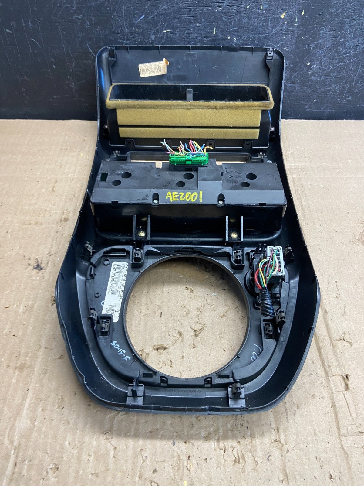 2003 to 2008 Honda Element Radio Climate Control Shifter Bezel ae2001 DG7