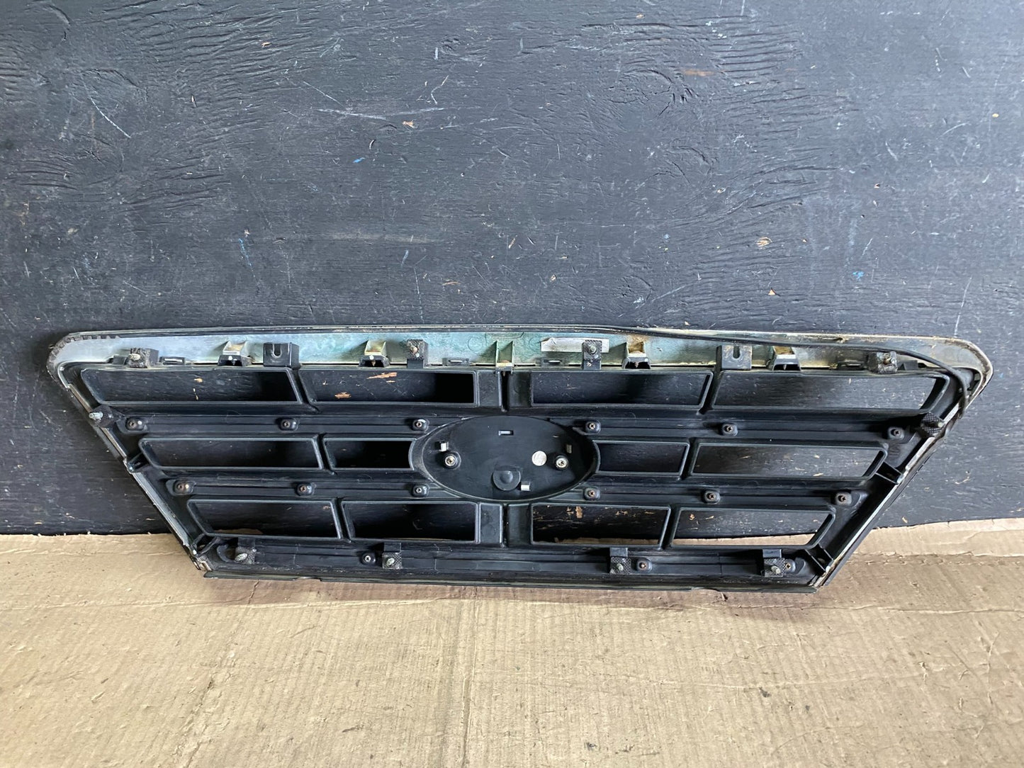 2007 to 2008 Kia Sorento Front Upper Grill Grille OEM P3843 DG5