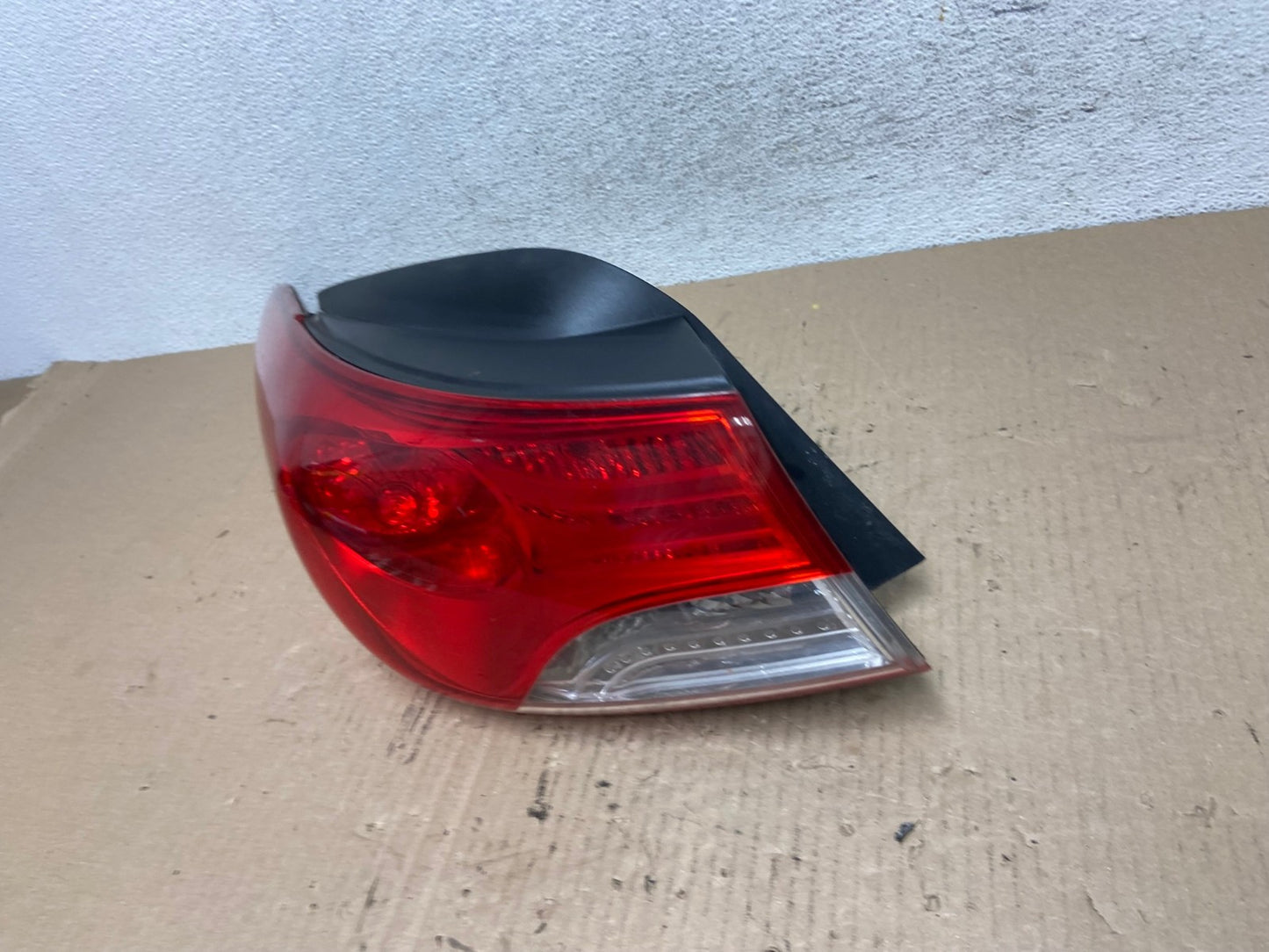 2011 2012 2013 Hyundai Elantra Sedan Left Driver Side Tail Light AF5956 LK1