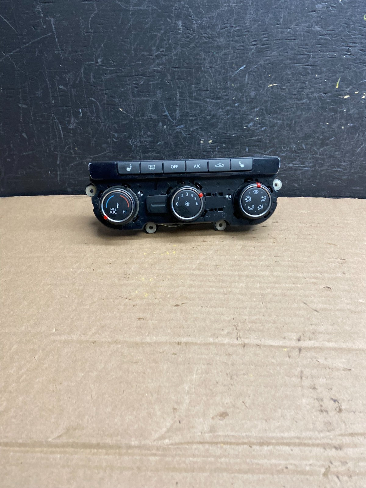 2012 - 2015 Volkswagen Passat Center Climate Control Panel AC Heater AF1908 DG0