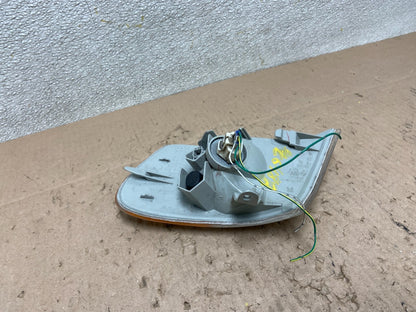 2001-2002 Toyota Corolla Right Passenger Turn Signal/Marker Light Oem Z6482 DW5