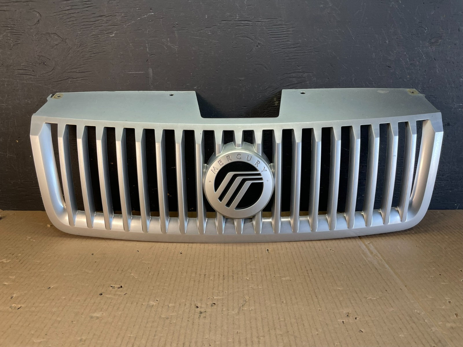 2006 2007 2008 2009 Mercury Milan Front Upper Chrome Trim Grille AE37860