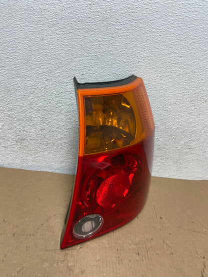 2004 to 2006 Chrysler Pacifica Right Passenger Rh Side Tail Light AD7976 LK2