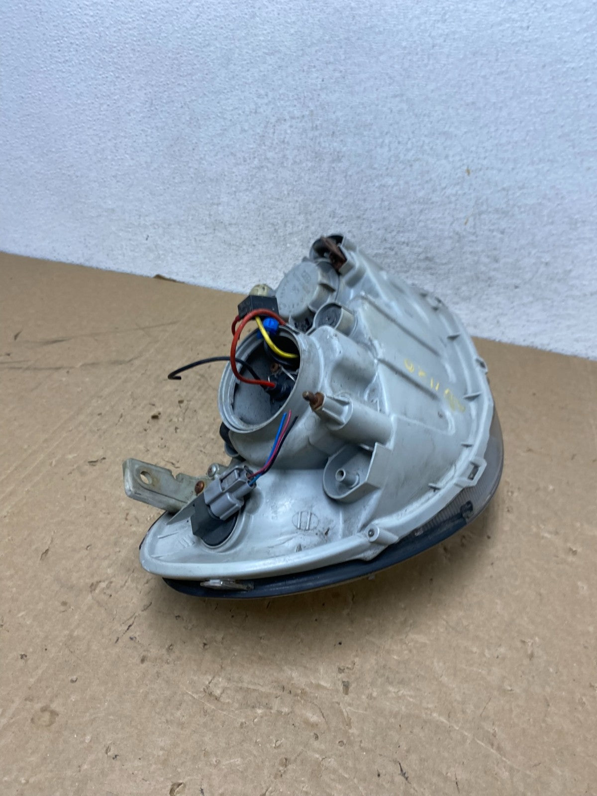 2002 to 2005 Hyundai Sonata Left Driver LH Side Headlight Halogen AG1120 DW9