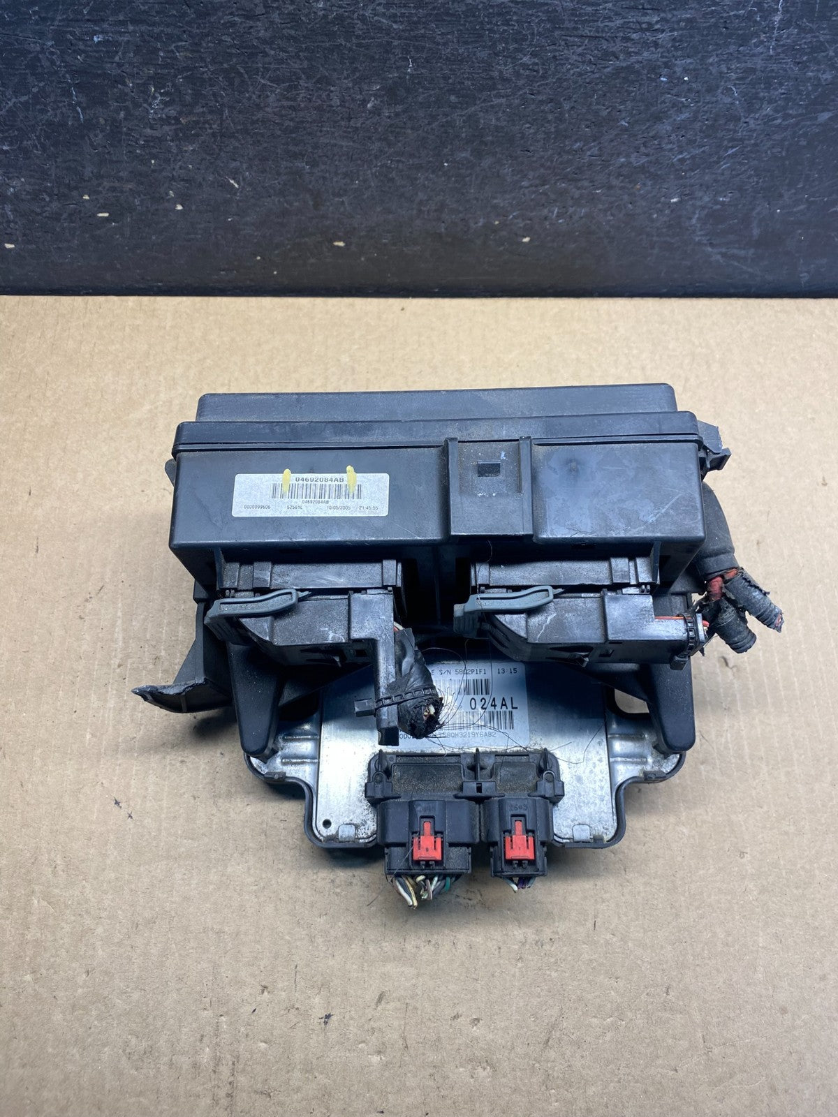 2006 Jeep Grand Cherokee Integrated Power Fuse Box Body Control Module AG7063 DG0