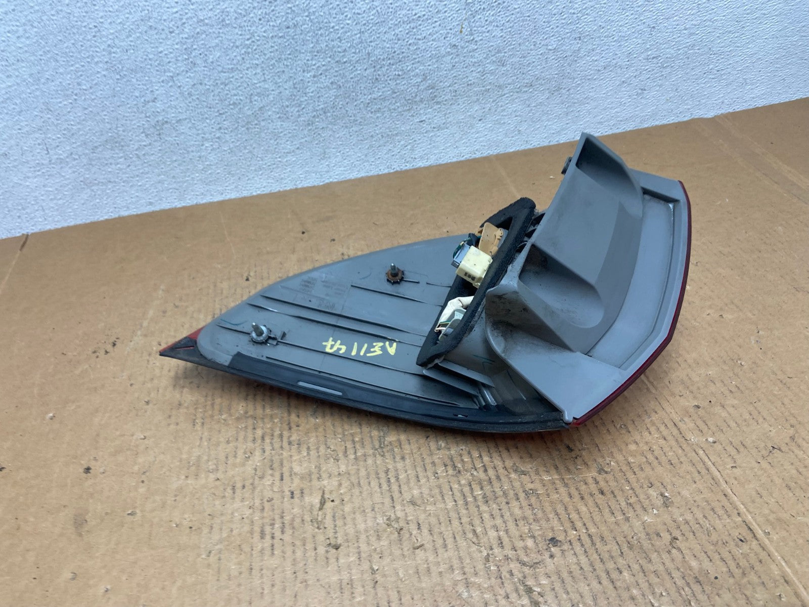2006 to 2010 Toyota Sienna Left Driver LH Side Tail Light AE1147 LK4
