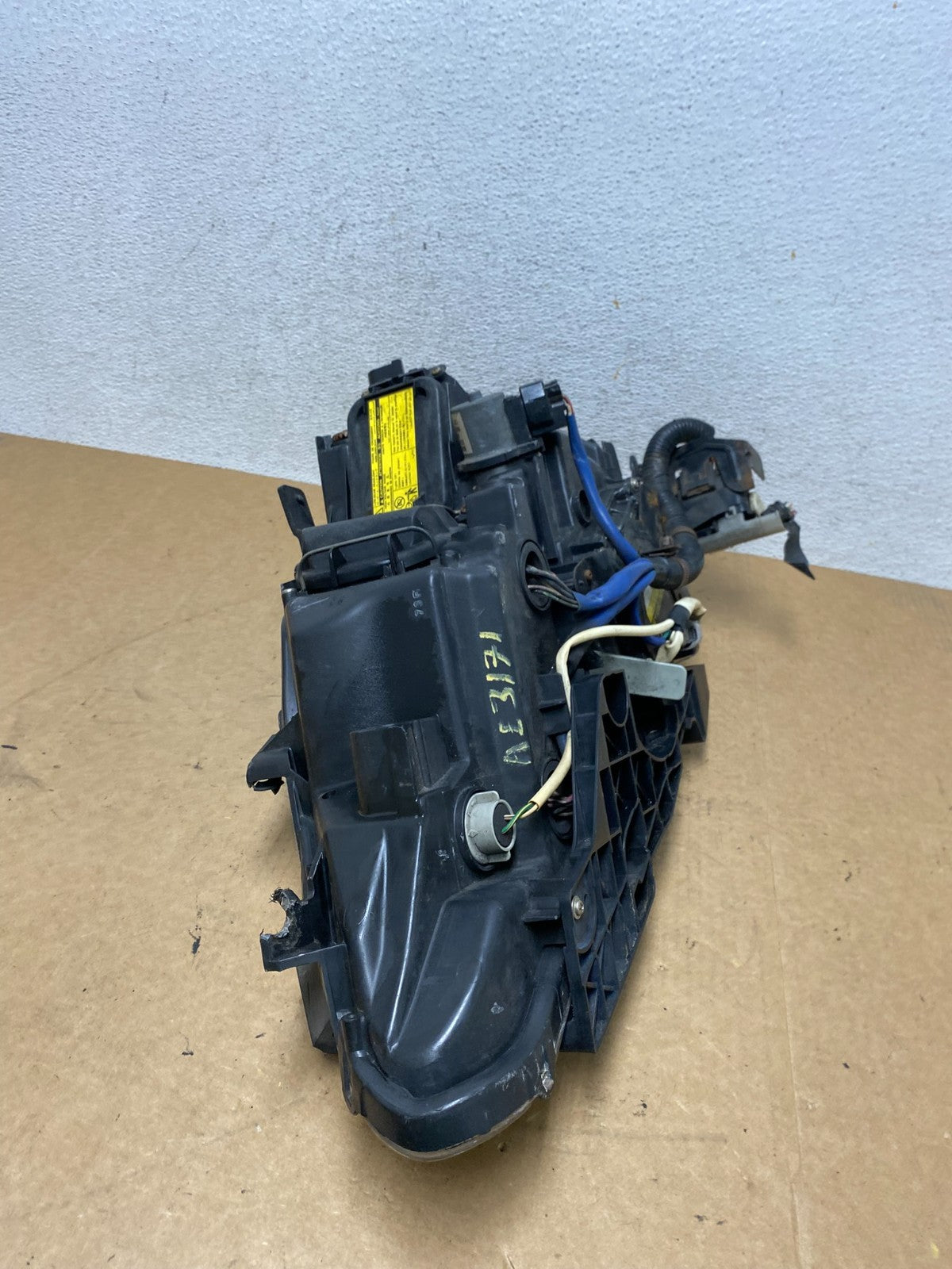 2006 - 2010 Lexus IS250 Right Passenger RH Side Xenon Headlight AE3171 DW9