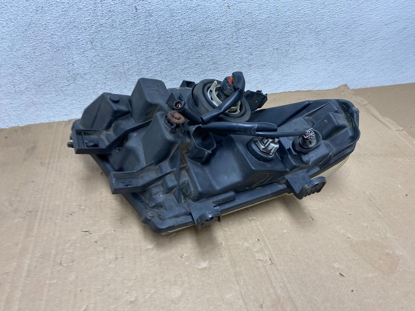 2005-2007 Nissan Pathfinder Halogen Headlight Left Driver LH AE9153 DW4