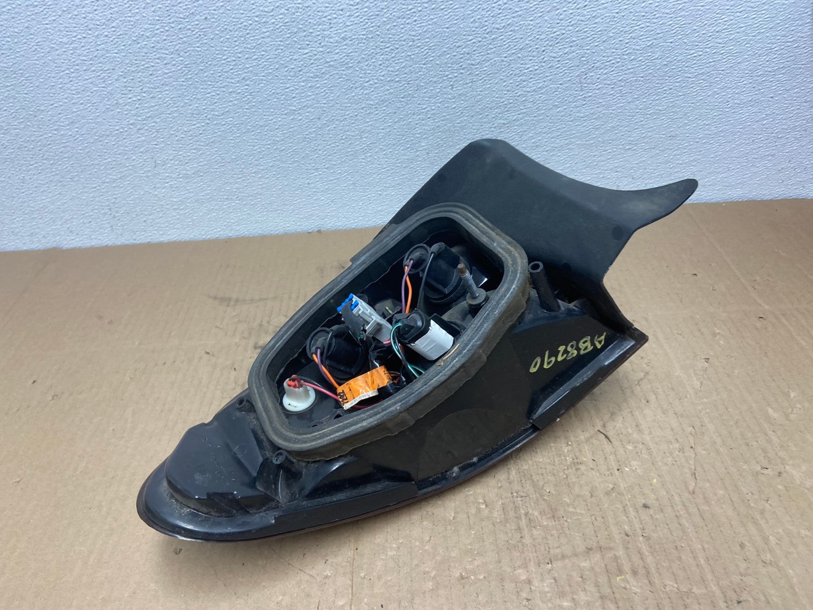 1996 to 1999 Pontiac Bonneville Right Passenger RH Side Tail Light OEM AB8290 LK6