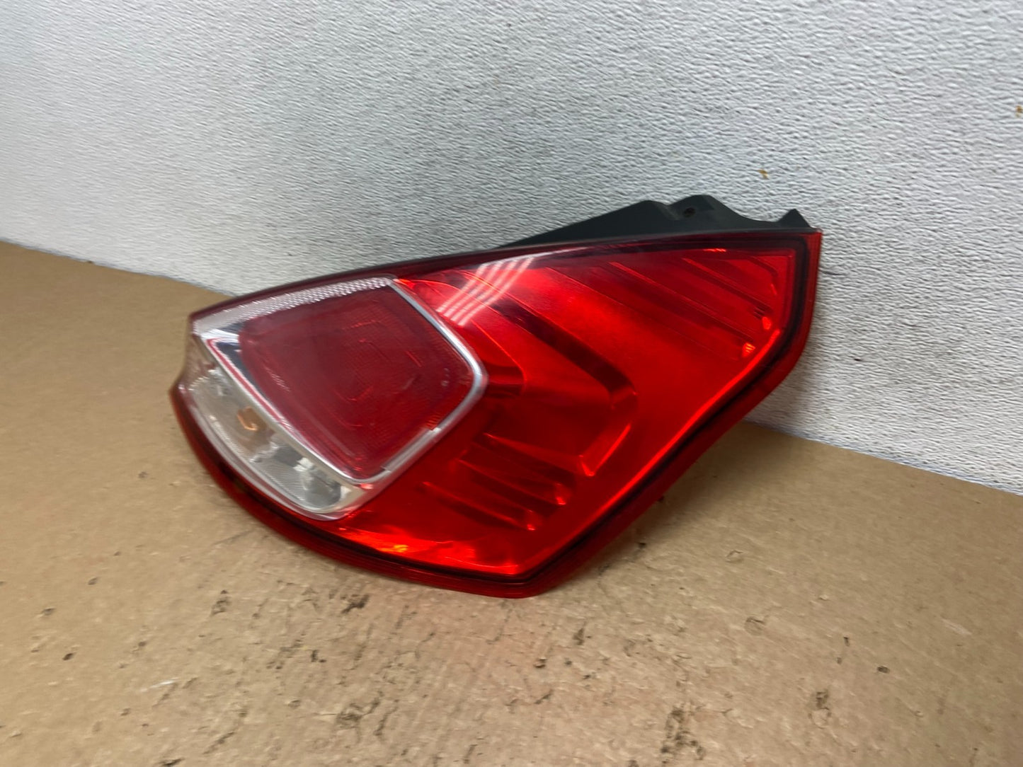 2014 to 2019 Ford Fiesta Hatchback Passenger Right Side Tail Light 4 Door AF82881