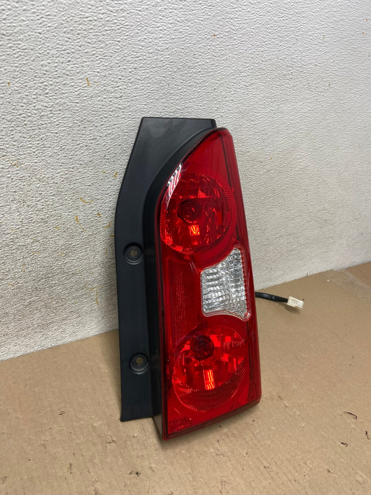 2005 to 2015 Nissan Xterra Right Passenger Rh Side Tail light AH6868 LK2
