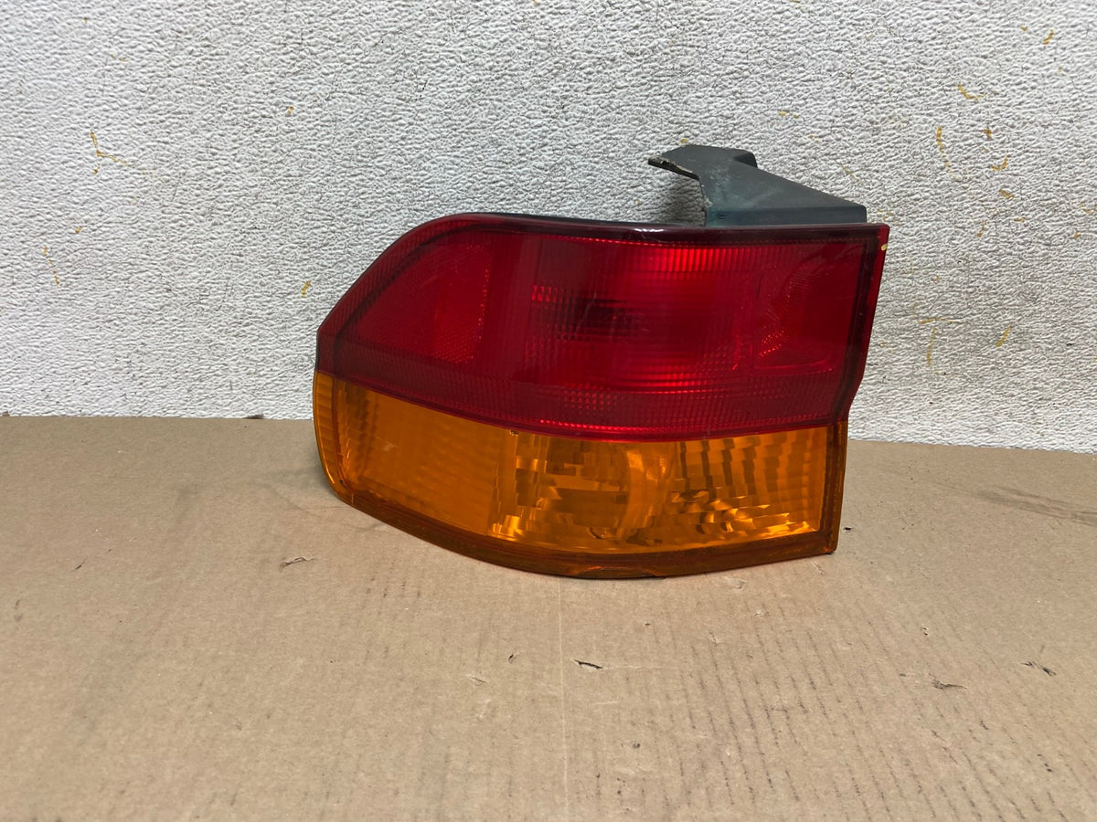2002 2003 2004 Honda Odyssey Left Driver LH Side Tail Light AH6709 LK0