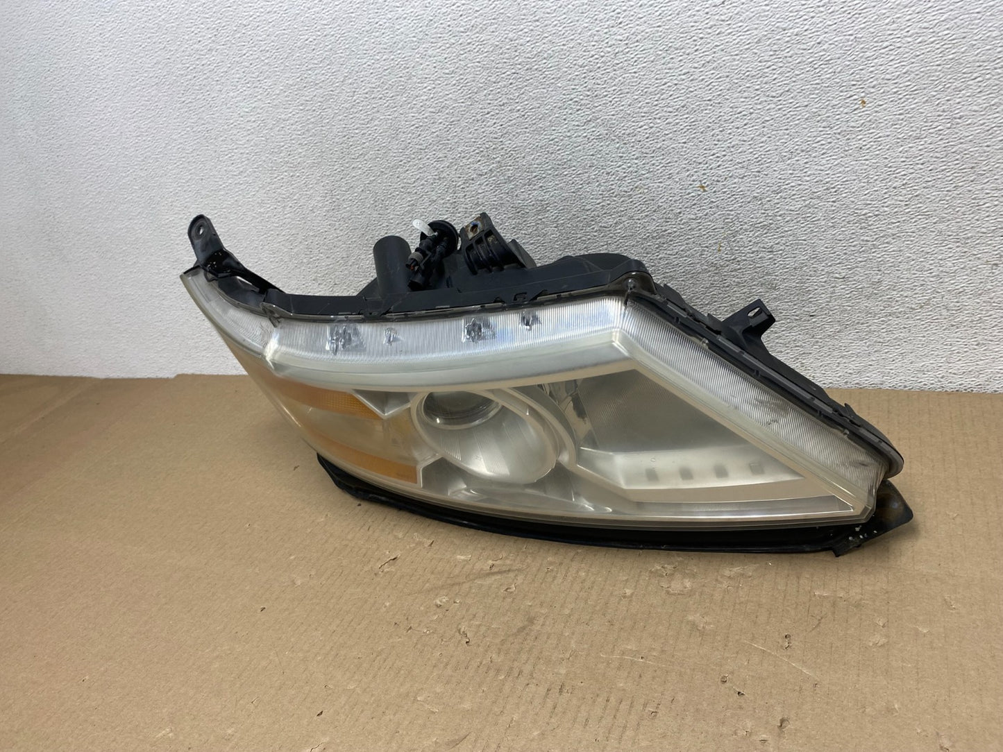 2011 to 2013 Honda Odyssey Front Right Passenger Headlight Halogen AG5878 DW1