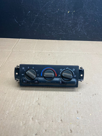 1999 to 2002 Chevrolet Silverado HVAC Heater Climate Control Module AB9289 DG0