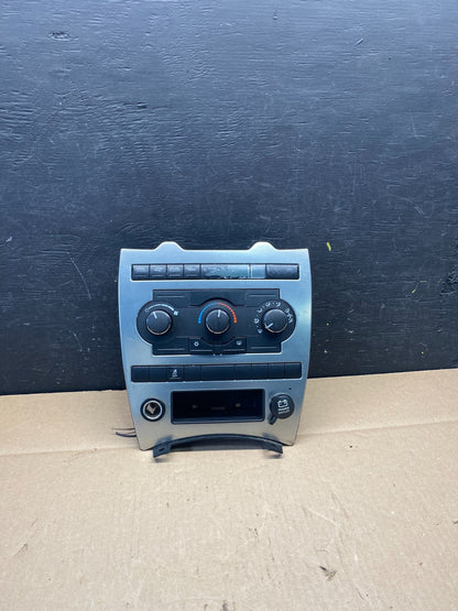 2005 2006 2007 Jeep Commander Grand Cherokee A/C Climate Control Bezel P3651 DG0