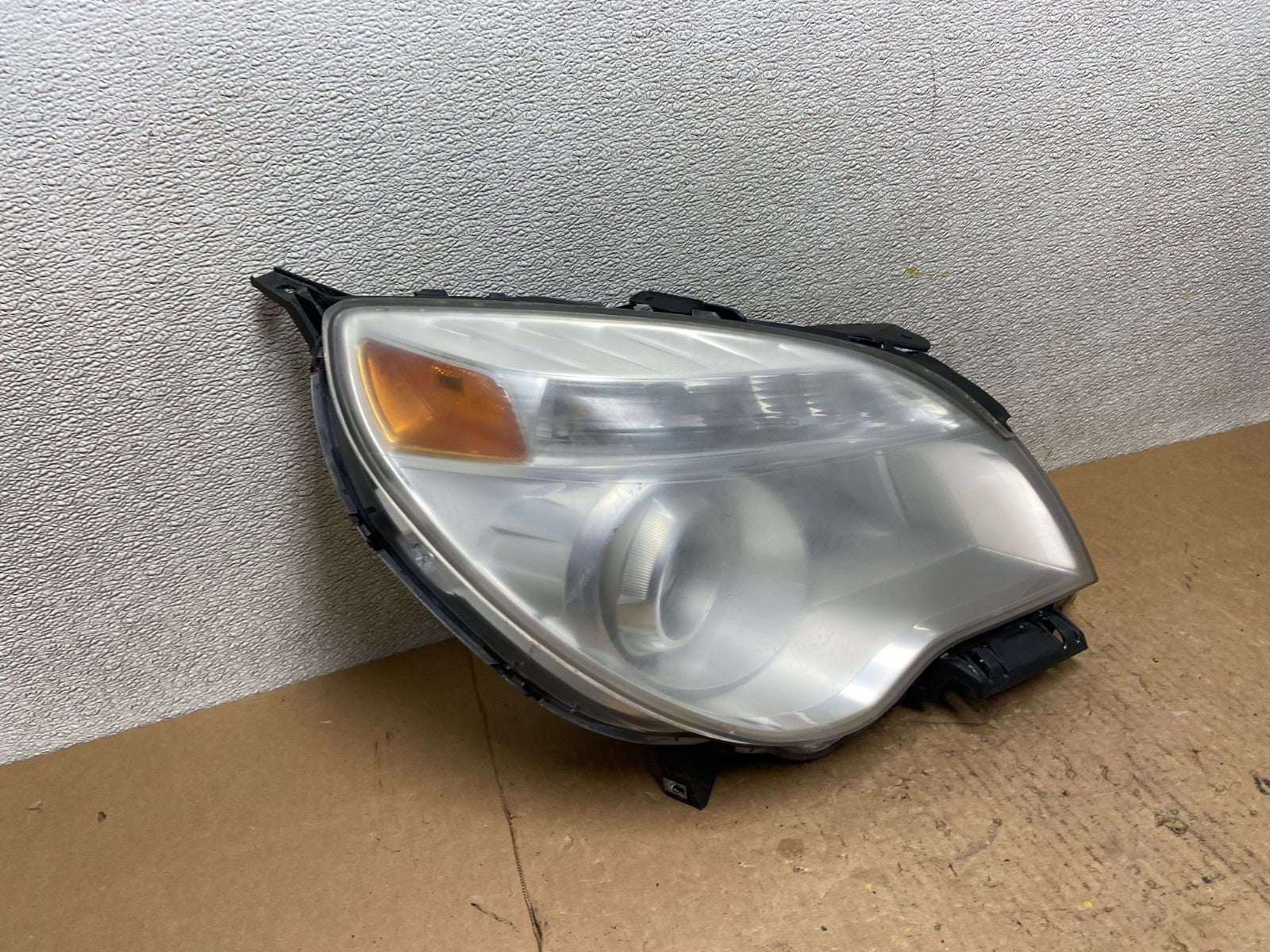 2010-2015 Chevrolet Equinox Right Passenger Halogen Projector Headlight Z8050 DW2
