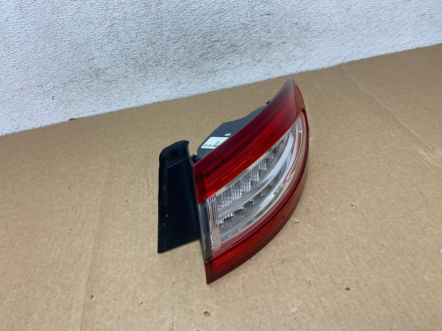 2013 to 2016 Ford Fusion Right Passenger RH Side Tail Light AF9521 DW2