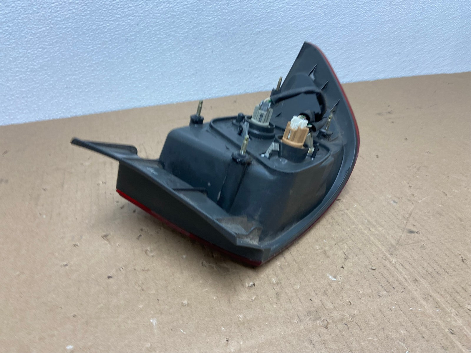 2000 2001 Lexus ES300 Outer Right Passenger RH Side Tail Light Oem AB6511 LK5
