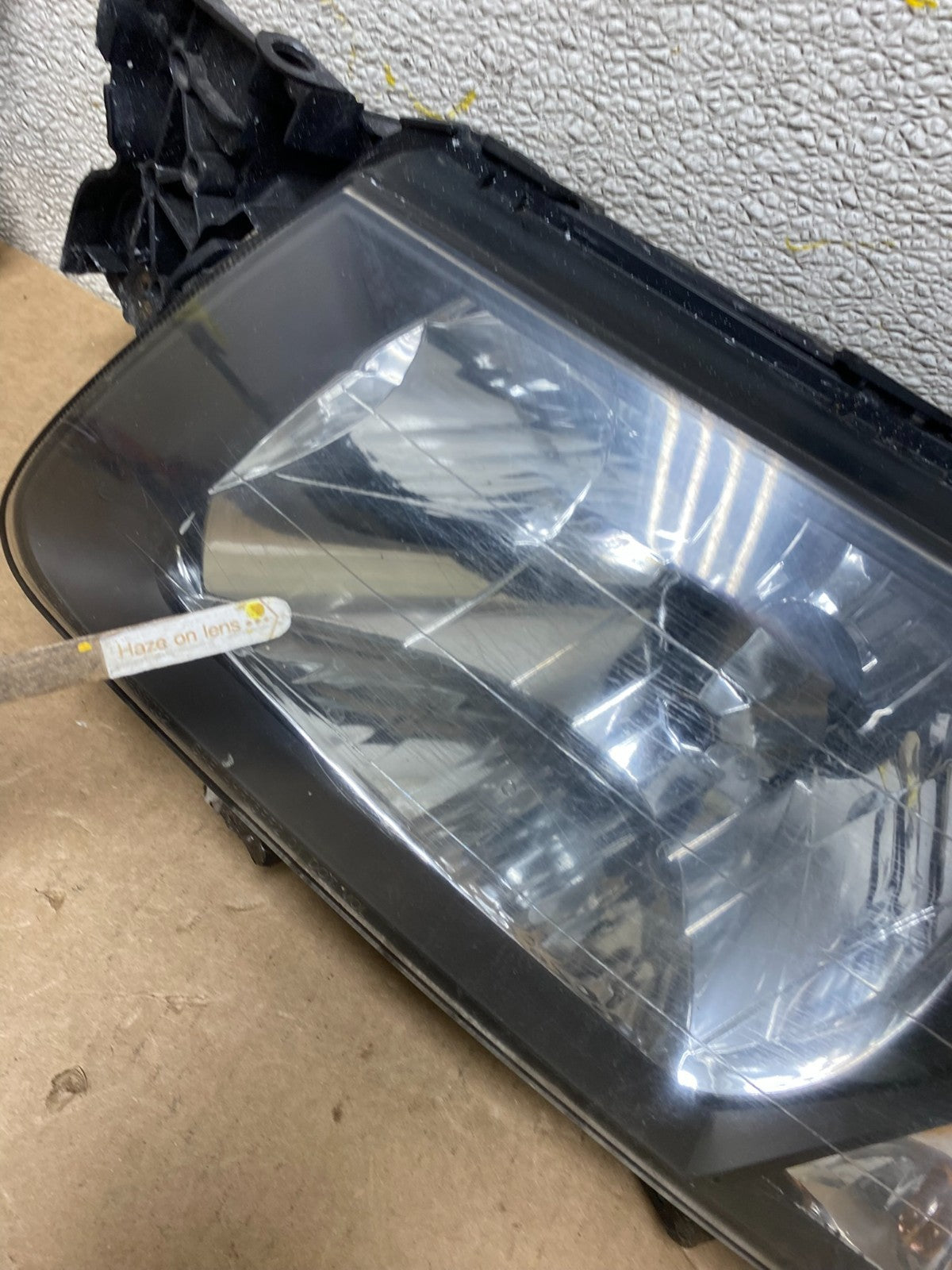 2003 2004 Subaru Forester Left+Right Headlights Halogen W8478 DW9