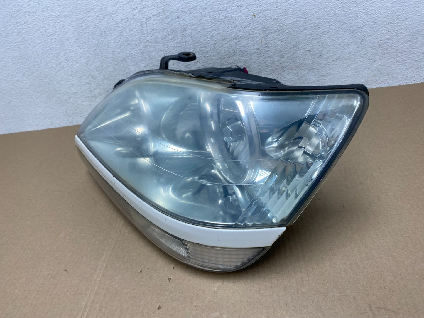 2001 2002 2003 Lexus RX300 Left Driver Headlight Xenon HID AE6928 DW1