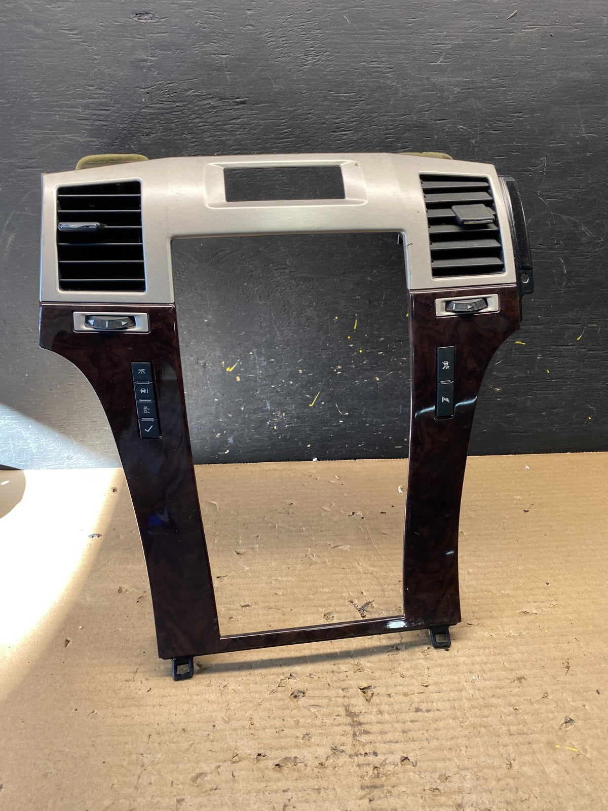 OEM 2007-2014 Cadillac Escalade Center Dash Trim Radio Bezel Vent Wood s3018 DG0