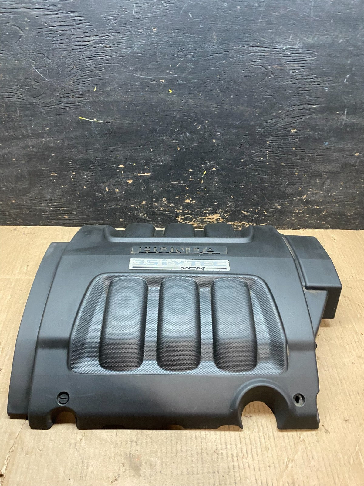 2005 to 2007 Honda Odyssey Black Engine Cover u6321 DG0