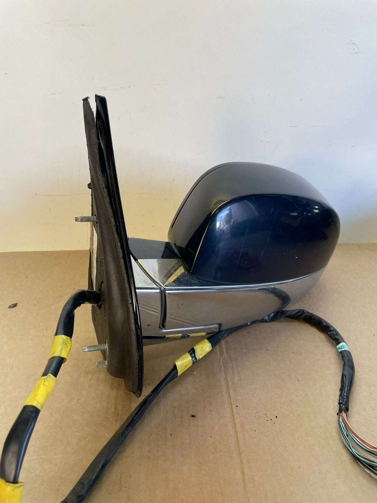 2007 - 2014 Cadillac Escalade Left Driver Door Mirror Turn Signal AH6287 DW1