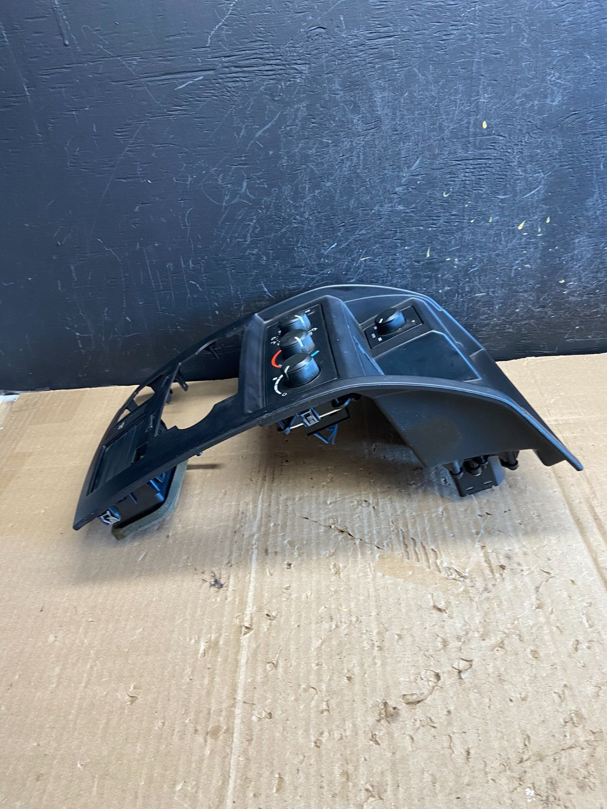 2005 2007 Dodge Dakota Climate Temperature Control Radio Panel Bezel AE1922 DG1
