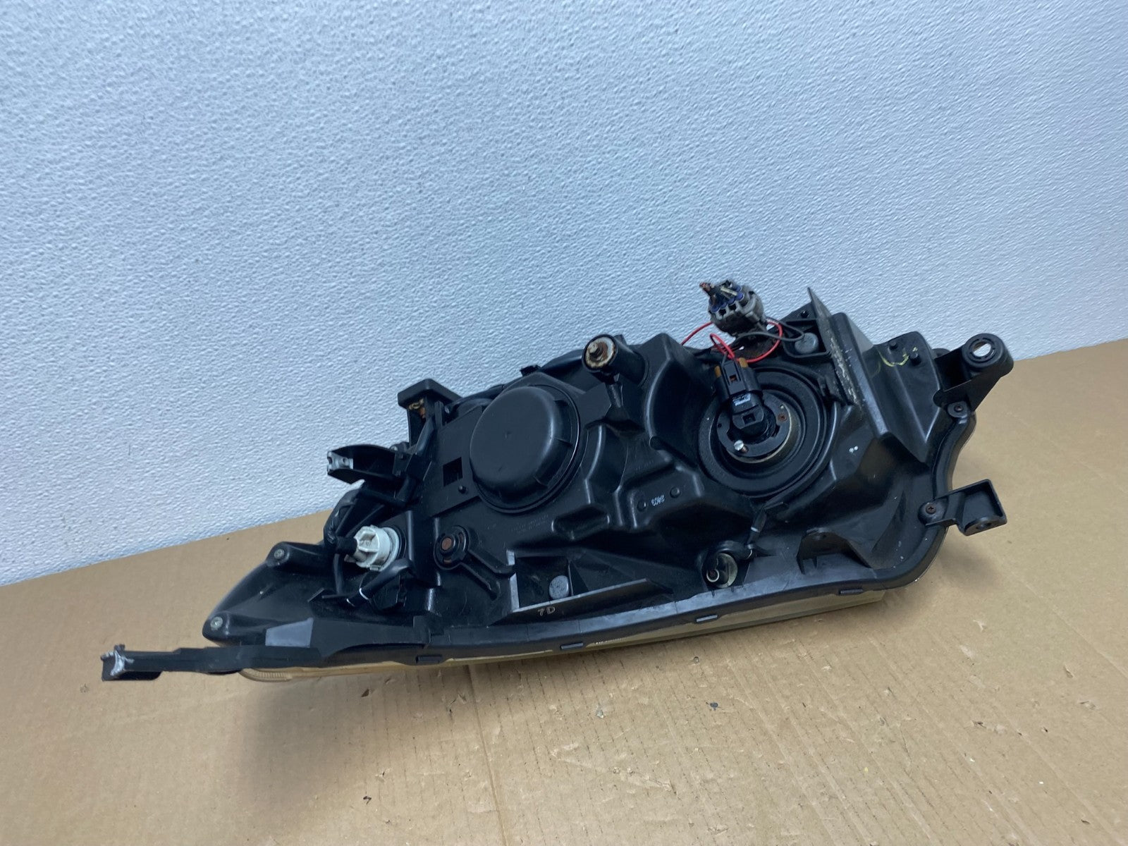 2009 - 2013 Subaru Forester Right Passenger Side Halogen Headlight OEM AB8130 DW6