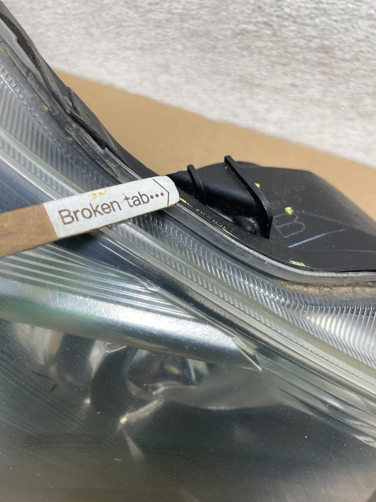 2013 - 2014 Subaru Legacy Outback Right Passenger Headlight AG4442 DW5