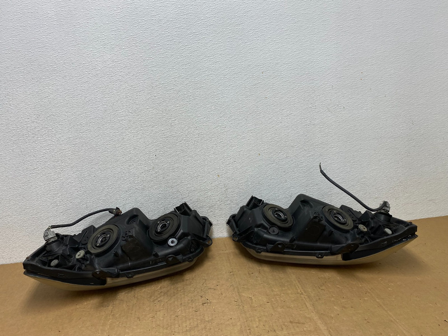 2004 2005 2006 Toyota Highlander Headlights Left+Right Side AD1390 DW11