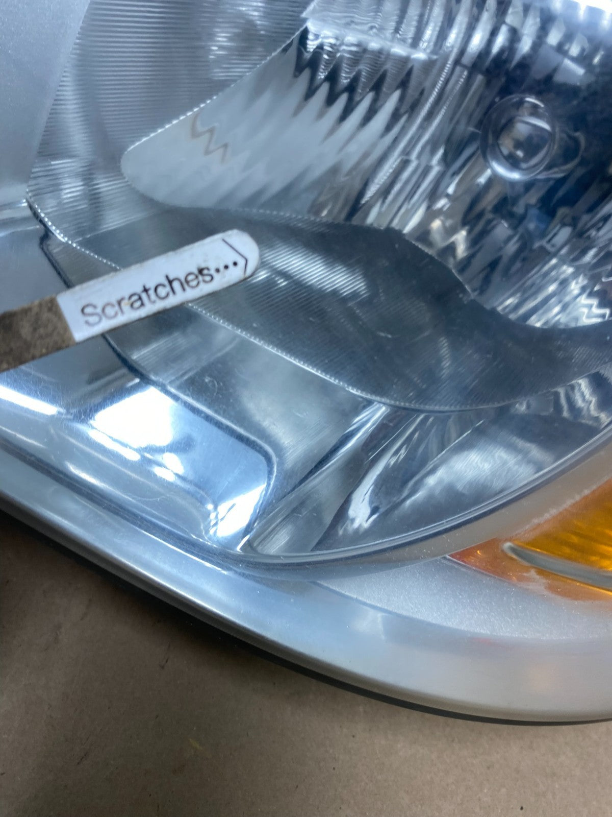 2008 to 2010 Dodge Caravan Left+Right Set Side Halogen Headlights AE6705 DW4