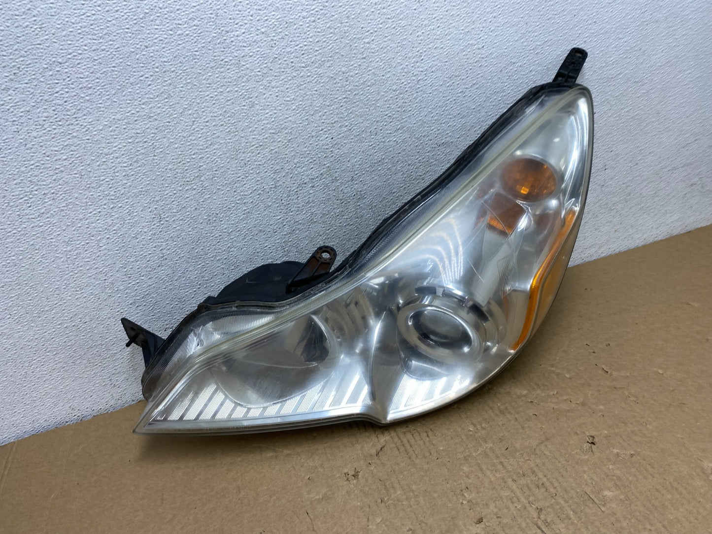 2010 2011 2012 Subaru Legacy Outback Left Driver Halogen Headlight AF7379 DW2