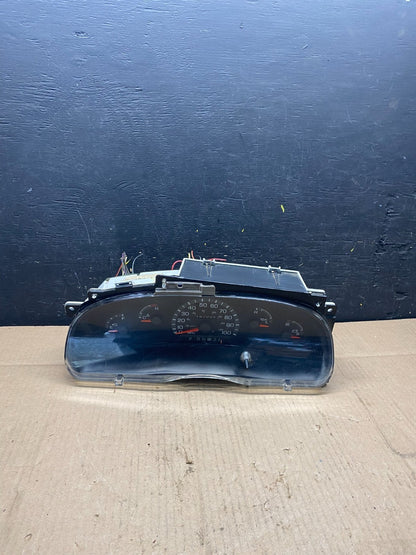 2001 - 2002 Ford Econoline E250 E350 Van Speedometer Instrument Cluster P9290 DG0