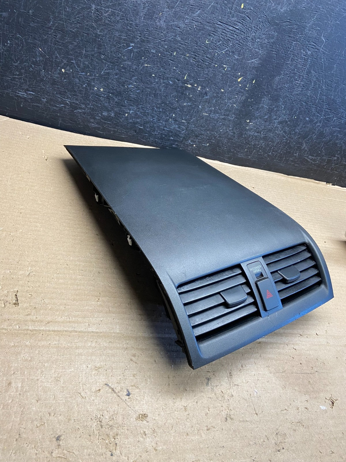 2003 to 2007 Honda Accord Front Center Panel Clock Air Vent AH3631 DG3