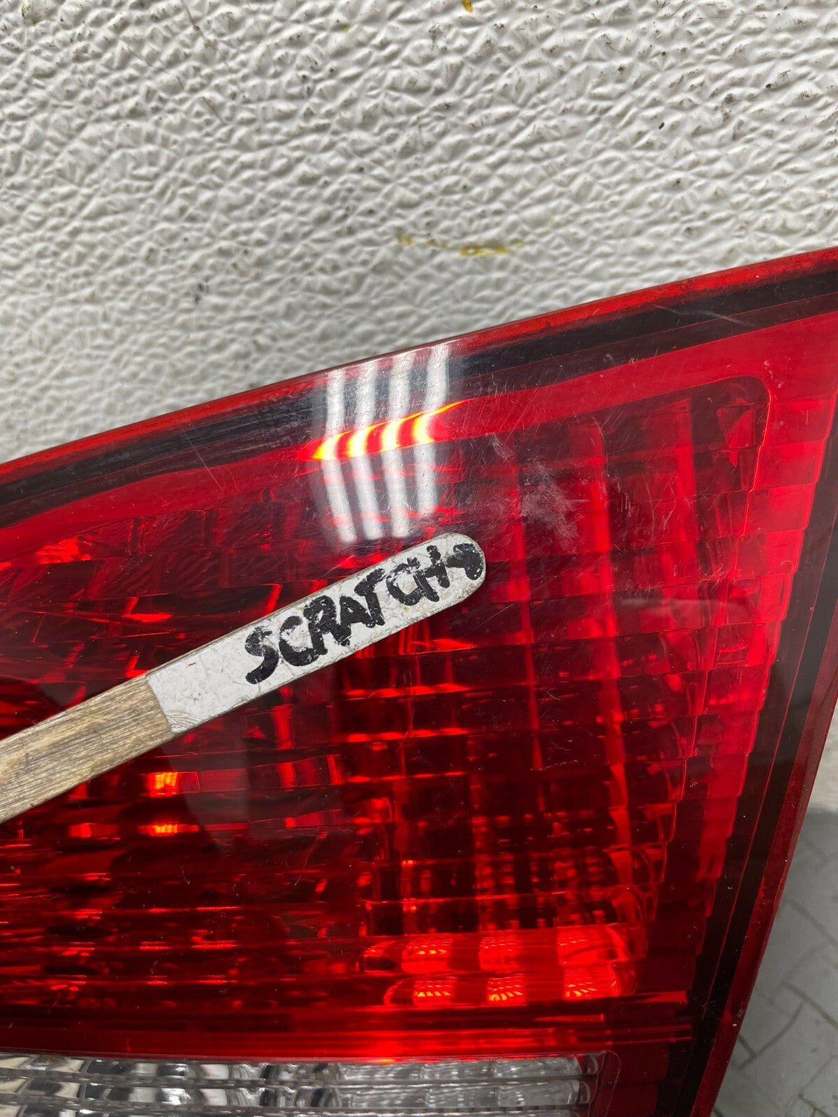 2002-2004 Infiniti i35 Inner Light Right Passenger RH Tail Light OEM A9137 DG13