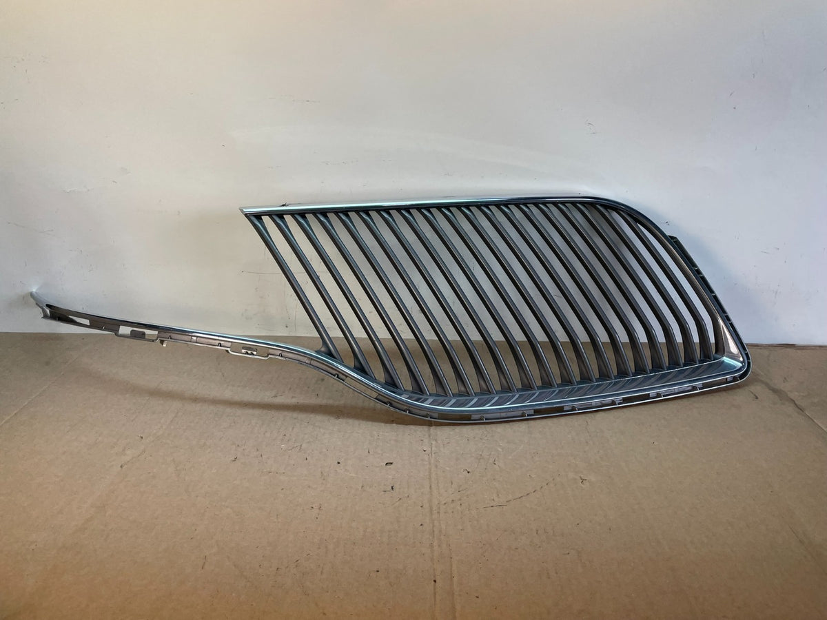 2013 to 2016 Lincoln MKT Right Passenger Side Grille Grill ah6384 DG0