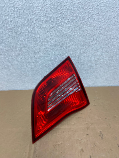 2009-2014 Volkswagen Routan Right Passenger Rh Side Inner Tail Light AB6839 LK2