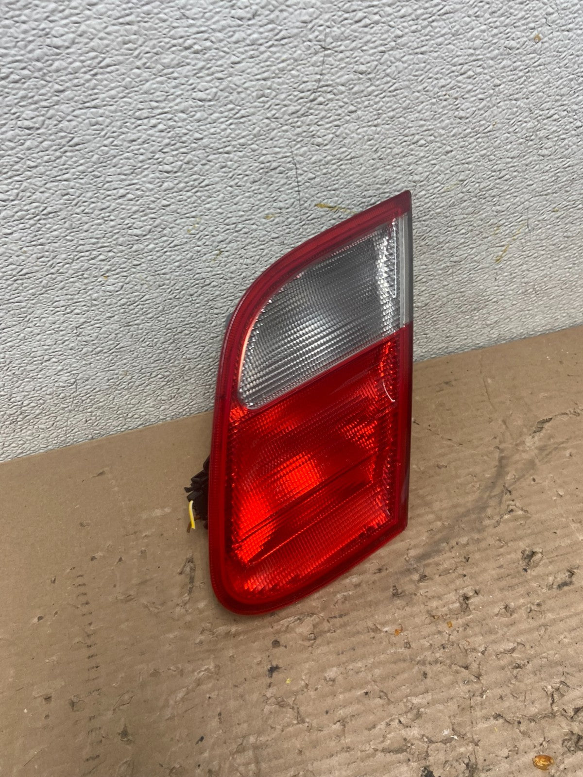1998-2003 Mercedes Benz CLK Inner Right Passenger RH Tail Light Lamp R1140 DW1