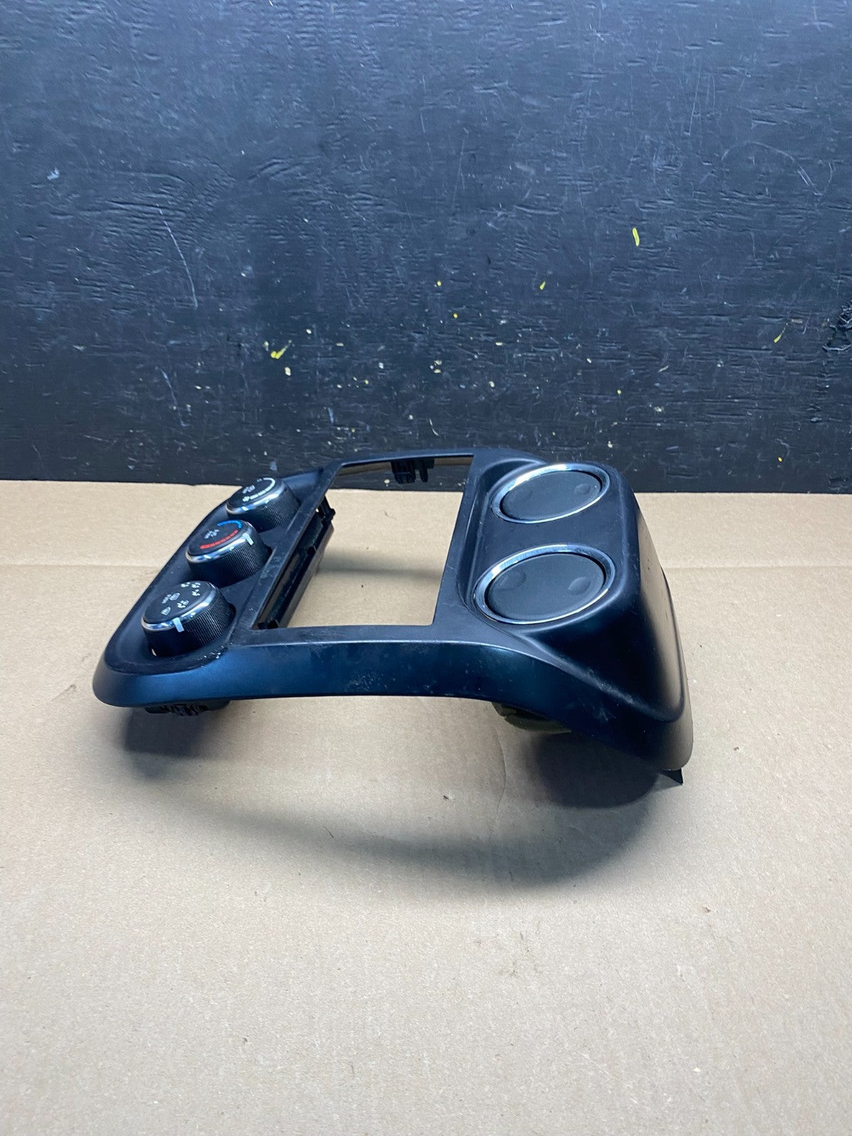 2011 to 2017 Jeep Compass Dash Climate Temperature Control Radio Bezel P3601 DG2