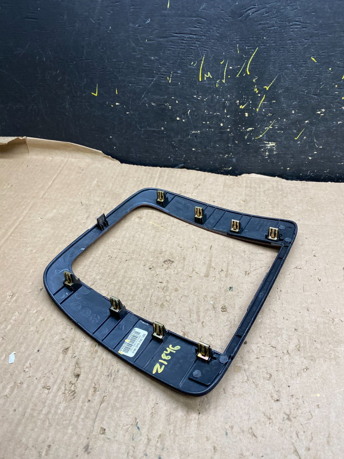 2007-2014 GMC Yukon Tahoe Center Dash Radio Bezel Pedal Traction Trim Z1846 DG5