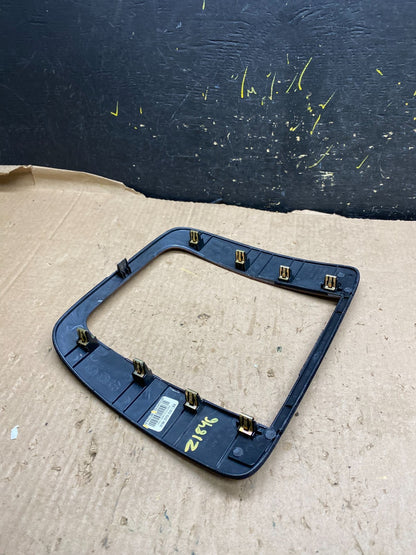 2007-2014 GMC Yukon Tahoe Center Dash Radio Bezel Pedal Traction Trim Z1846 DG5
