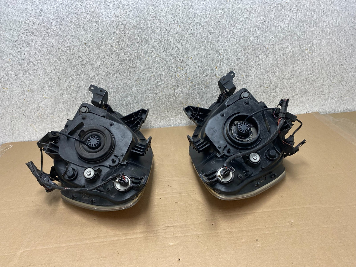 2002 to 2004 Honda Crv Cr-v Left+Right Halogen Headlights AH9334 DW10