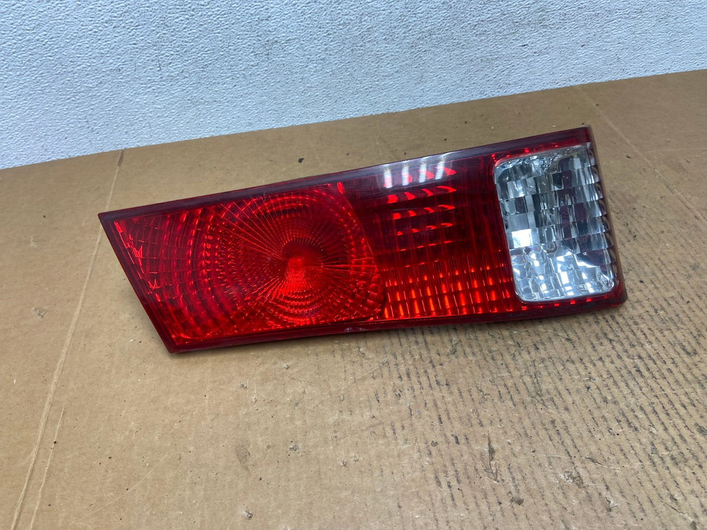 2000-2001 Toyota Camry Tail Light Left Driver LH Side Inner AE0620 LK0