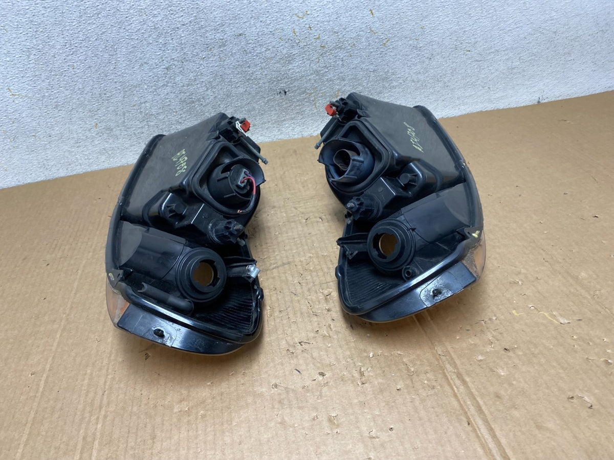2001 - 2006 Dodge Stratus Left+Right Set Halogen Headlight AI4708 DG8
