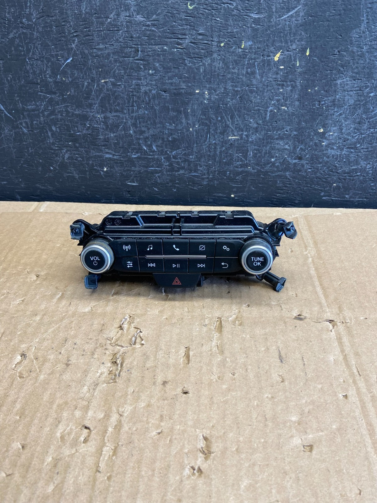 2020 to 2023 Ford Explorer Radio Audio Control Panel ad2329 DG0