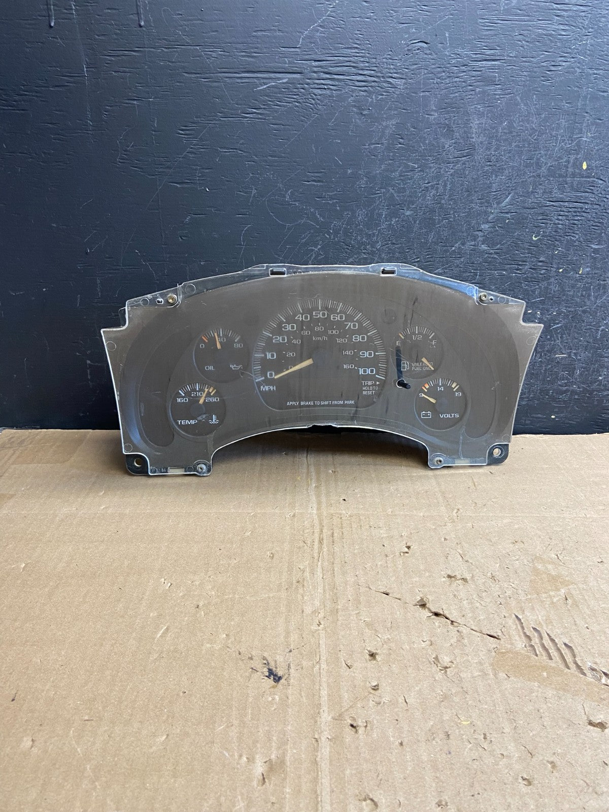 2001 to 2002 Chevrolet Express Speedometer Cluster Gauge AE1790 DG0