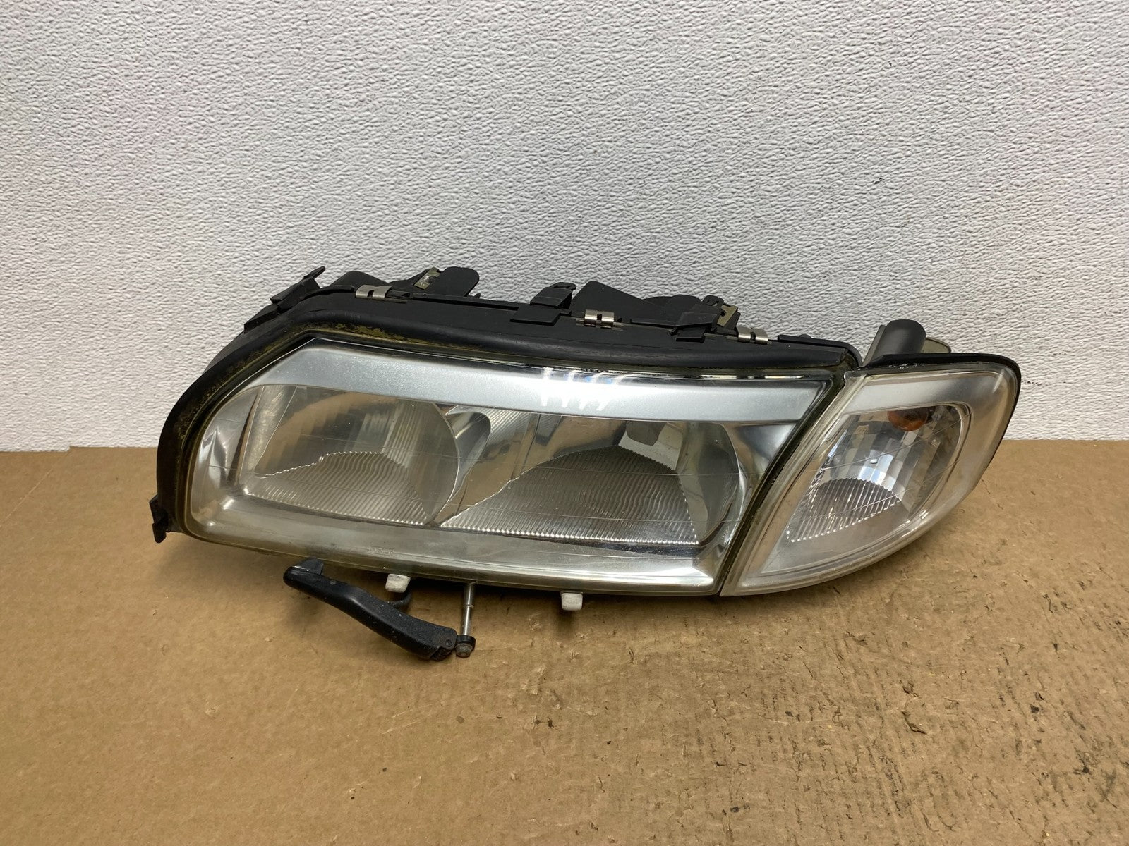 2004 2005 2006 Volvo S80 Left Driver LH Side Halogen Headlight Oem AC1585 DW0
