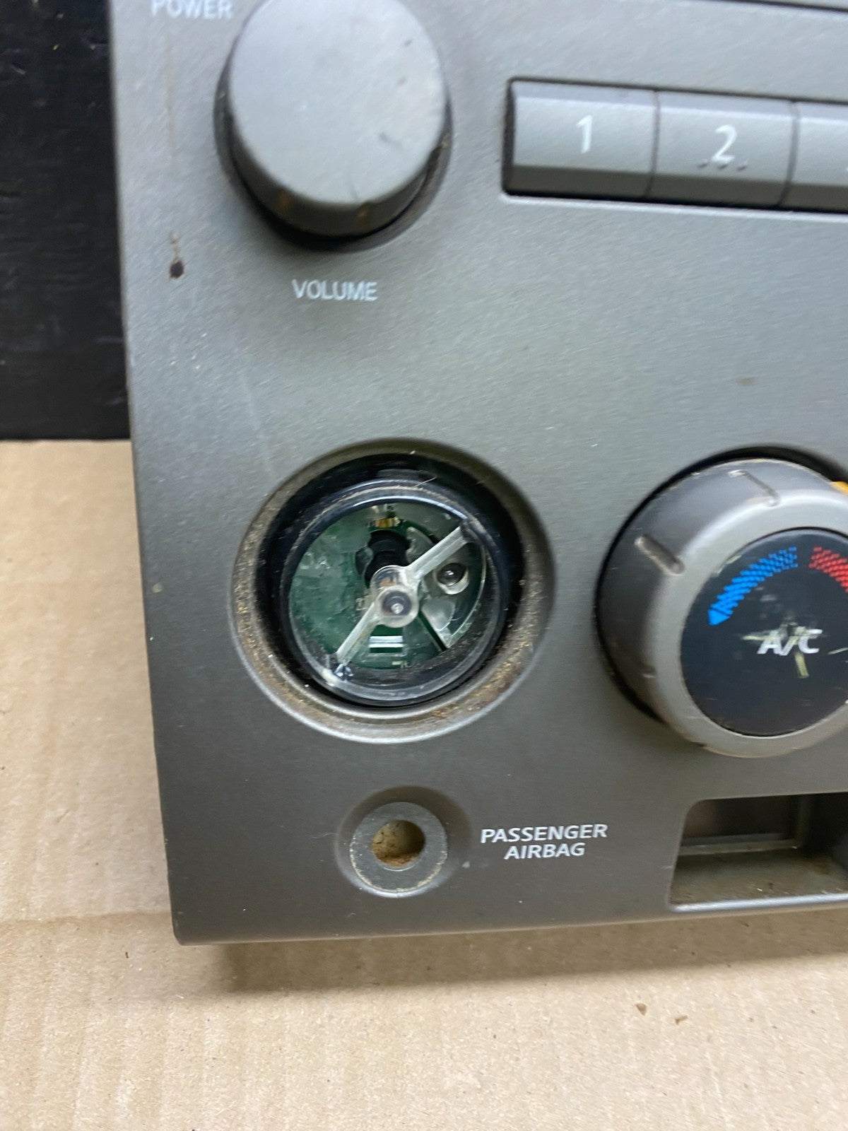2004 to 2005 Nissan Armada Bose Radio CD Player A/C Climate Control U5878 DG1